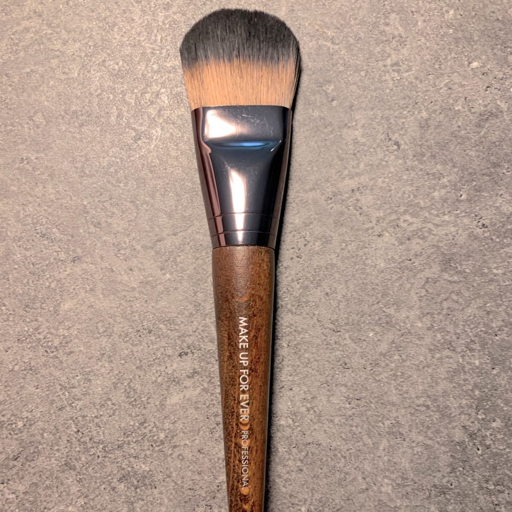 Makeup for ever brush 108